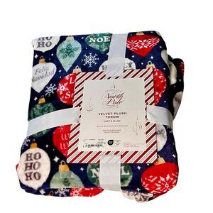 North Pole Trading Oversized Velvet Plush Throw Blanket Christmas Themed NWT